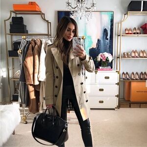 BURBERRY Mid-Length Trench Coat NWOT - Size 6 / Medium, Camel